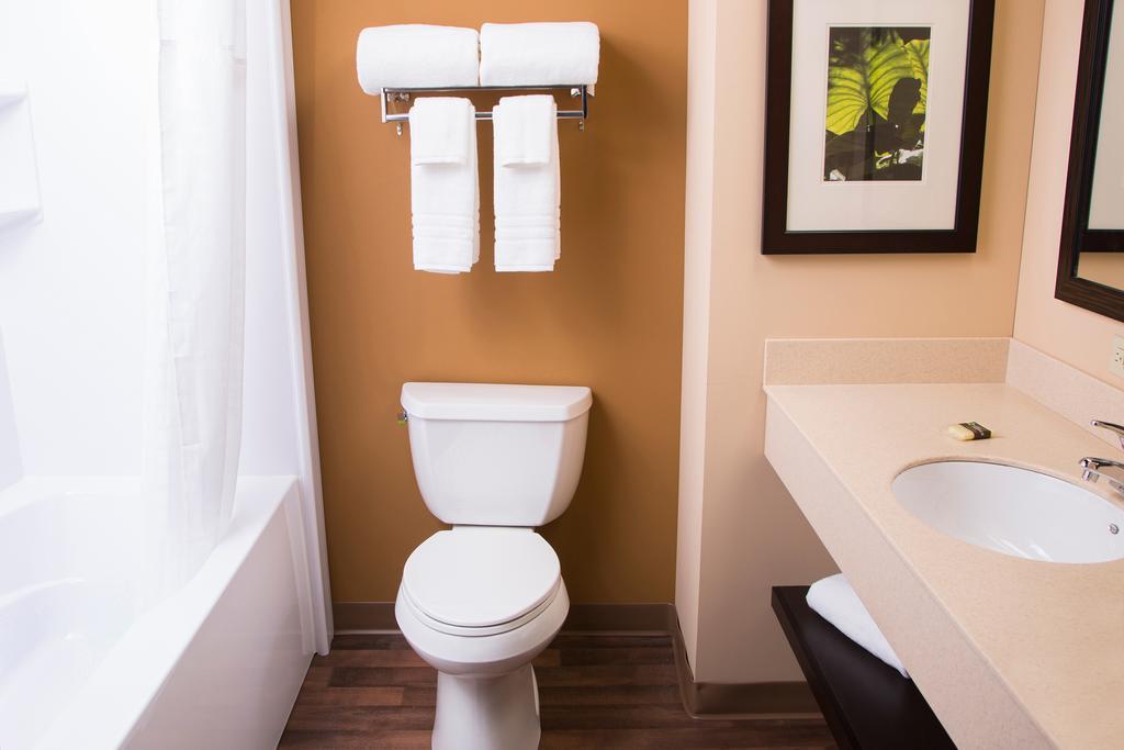 Studio with 2 Double Beds - Disability Access - Non-Smoking