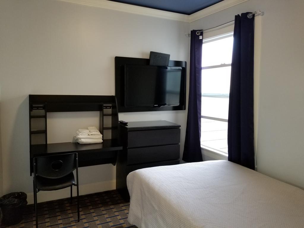 Single Room,411458946:JPEG