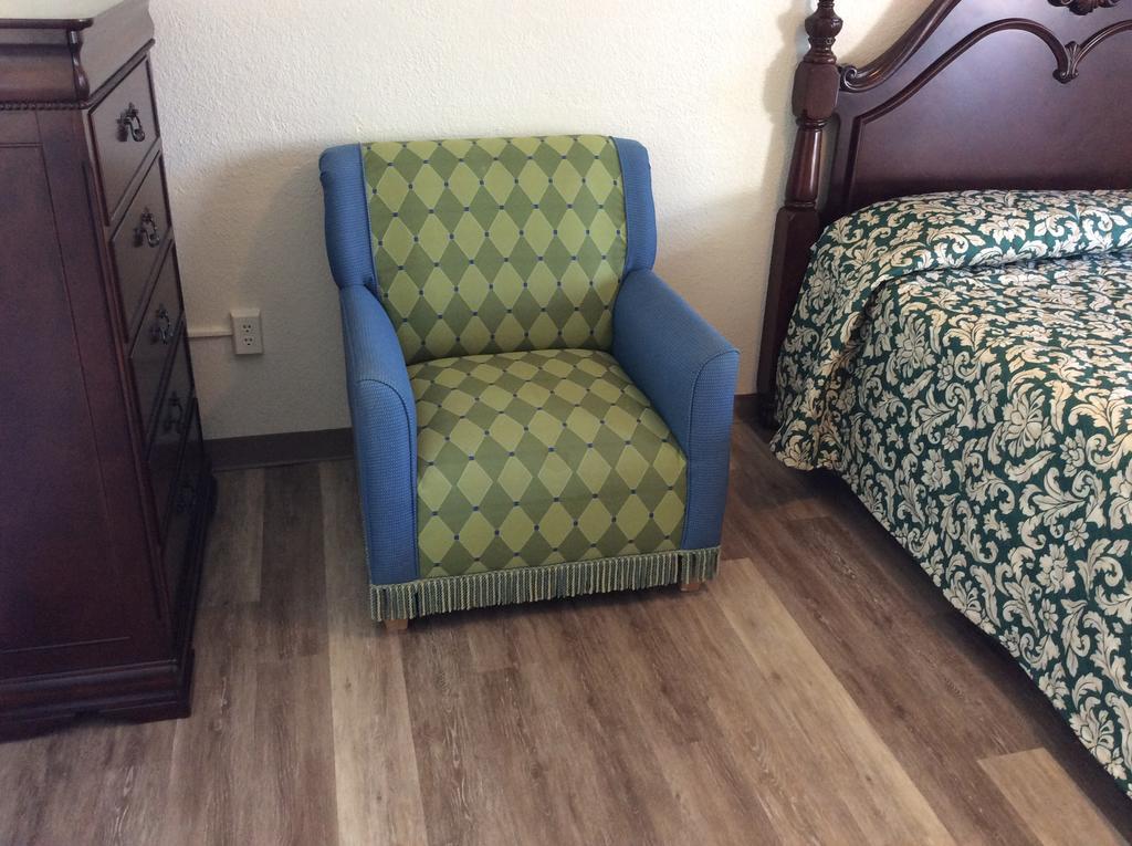 One Double Bed Room - Disability Access