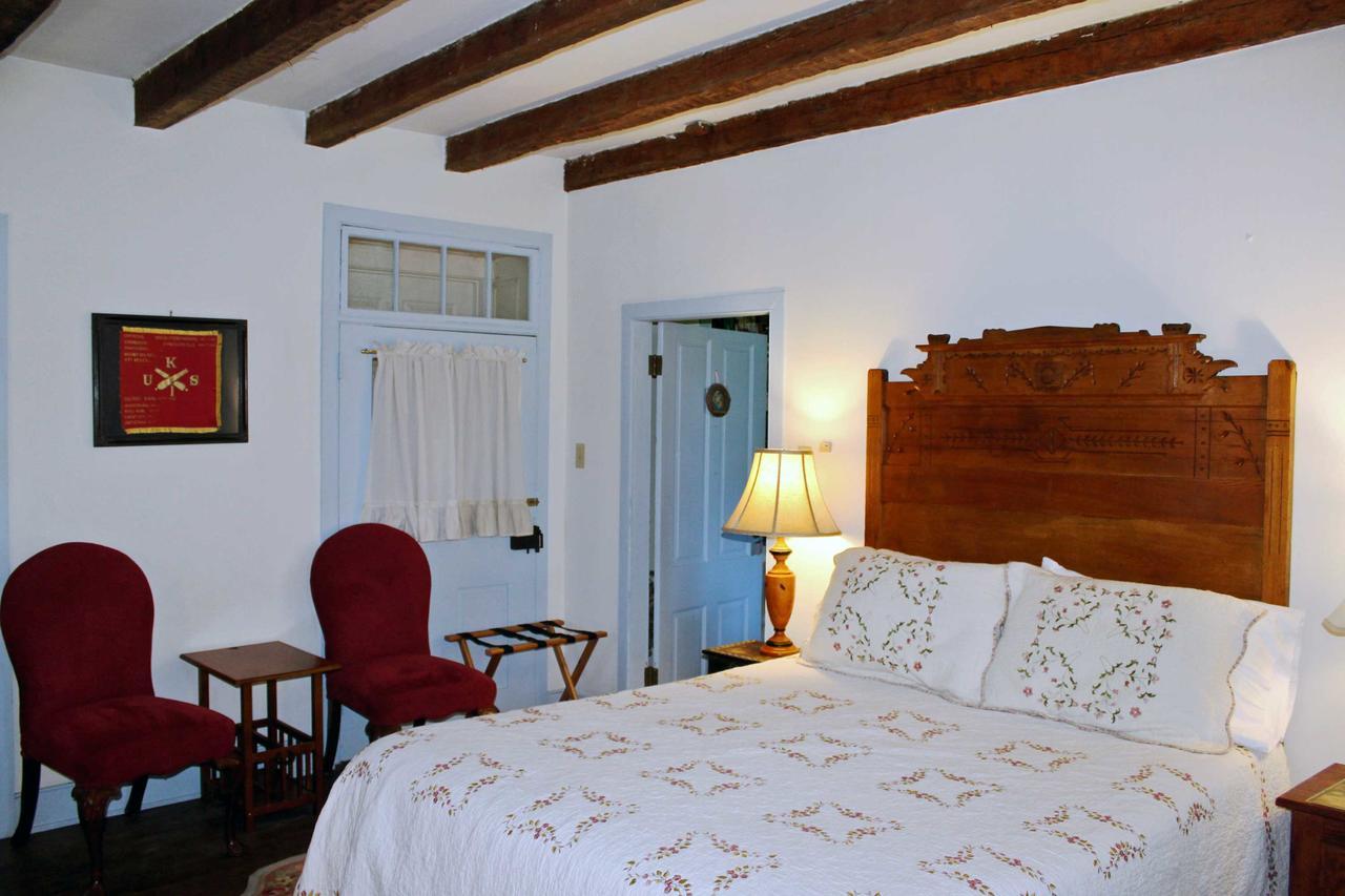 Queen Room