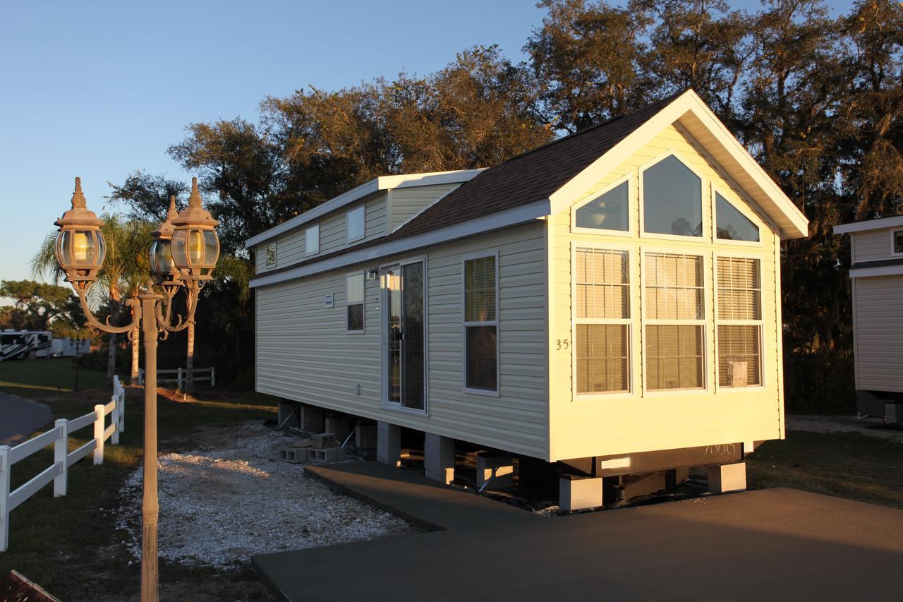 One-Bedroom Double Loft Park Model Cabin,528968970:JPEG