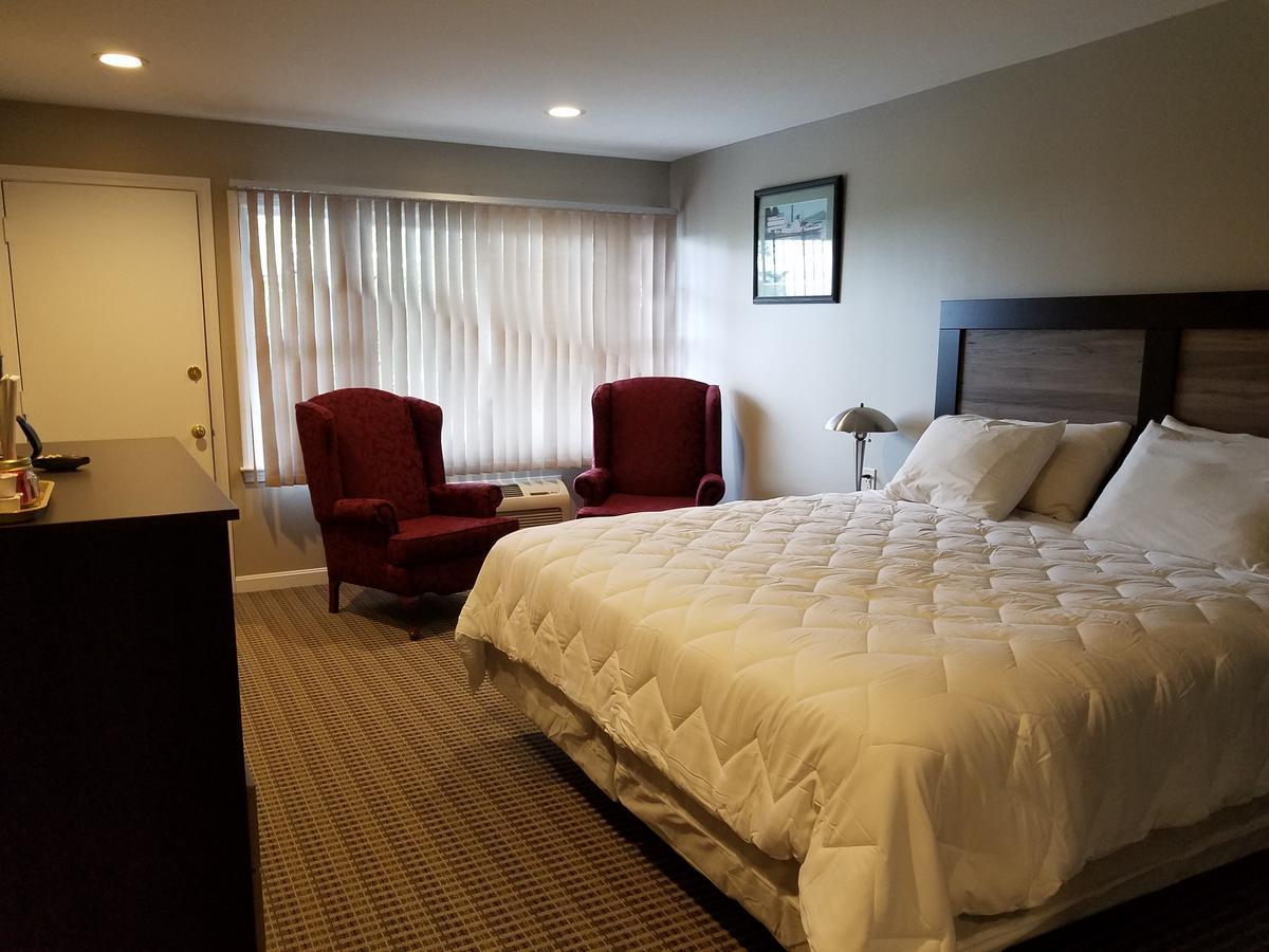 King Room with Lake View Non-Pet Friendly
