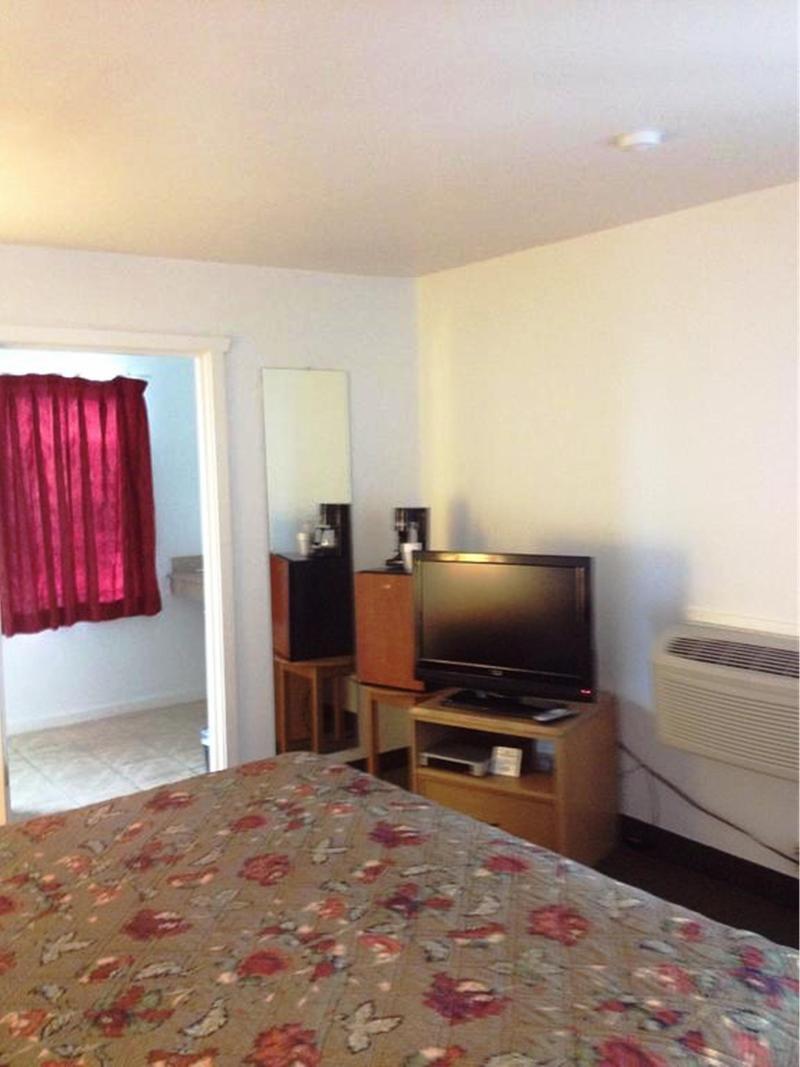 Deluxe King Suite