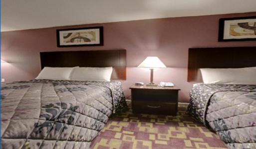 Queen Room with Two Queen Beds - Smoking