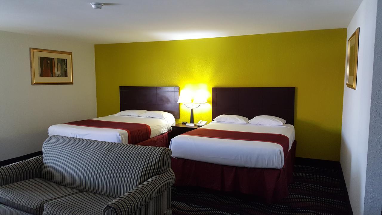 Queen Suite with Two Queen Beds