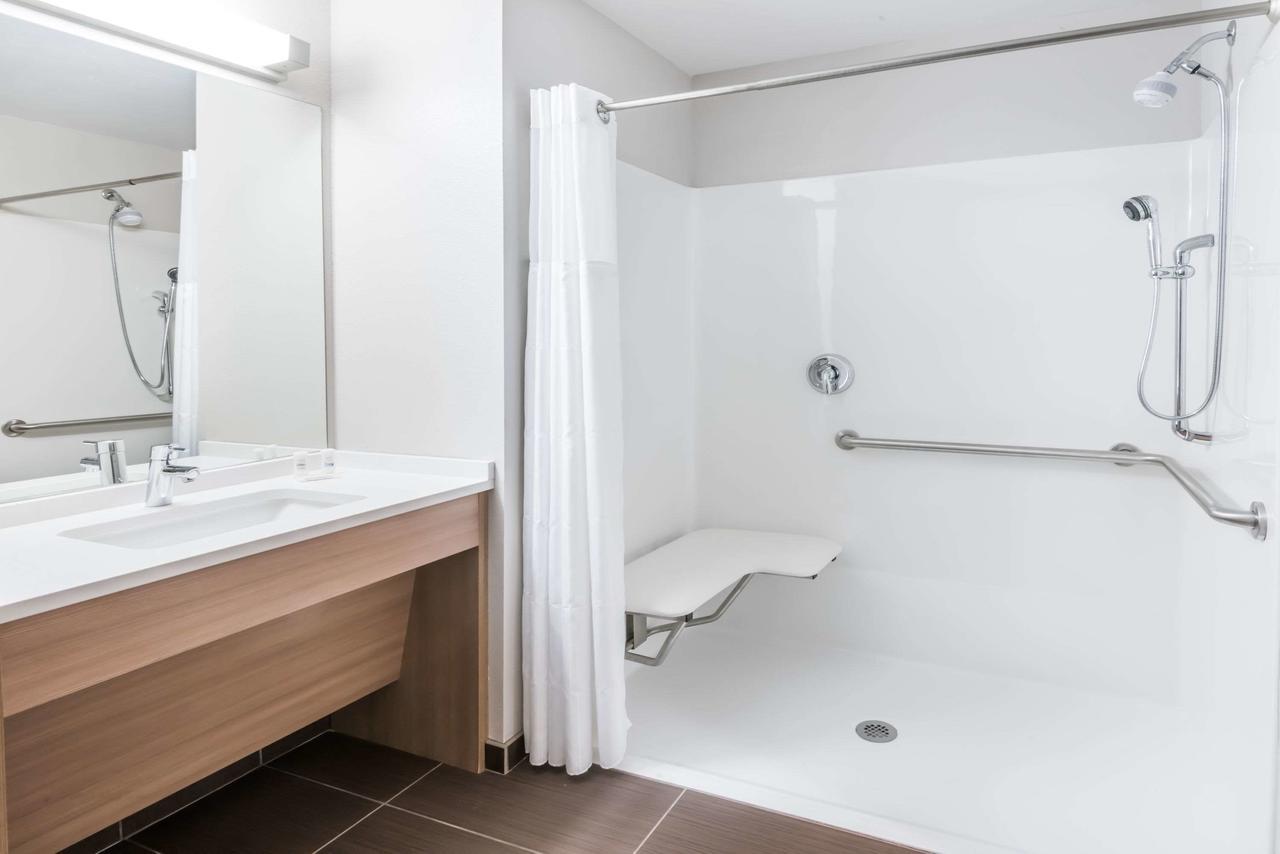 Queen Studio Suite Mobility Access or Non-Smoking