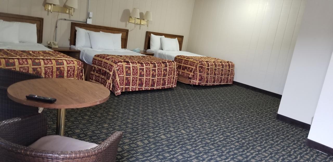 Deluxe Family Suite
