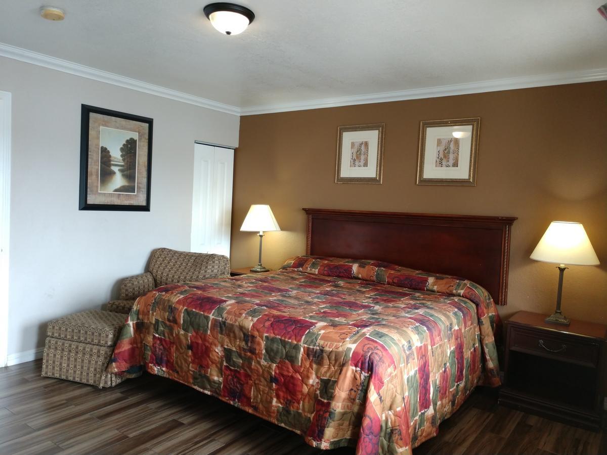 Standard King Room