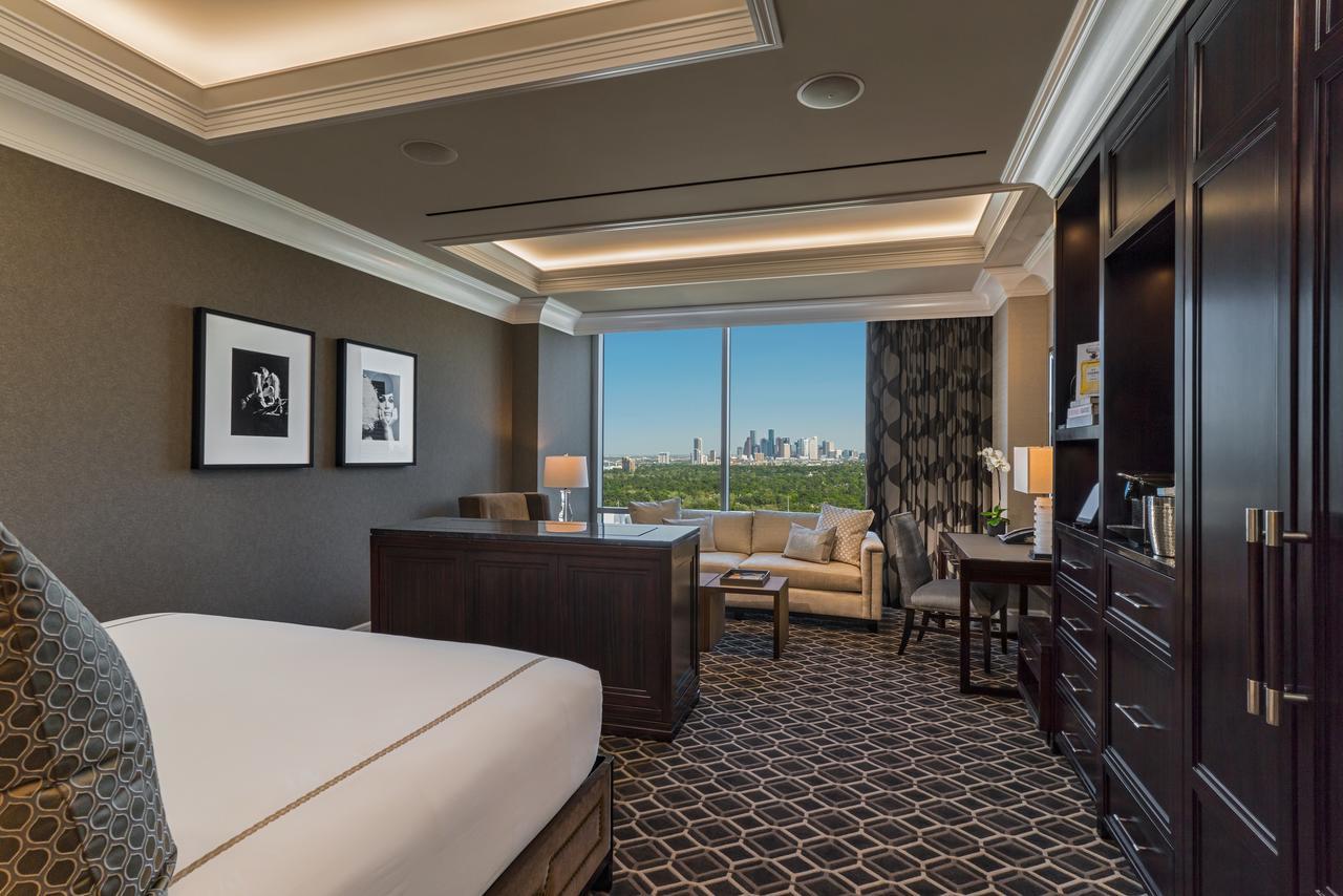 Alojamiento con cama extragrande y vistas al centro de la ciudad