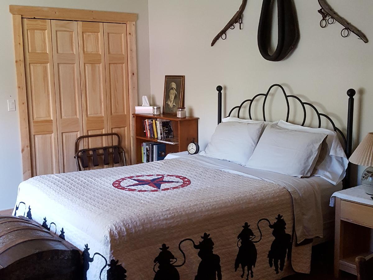 Deluxe Queen Room - Non-Smoking