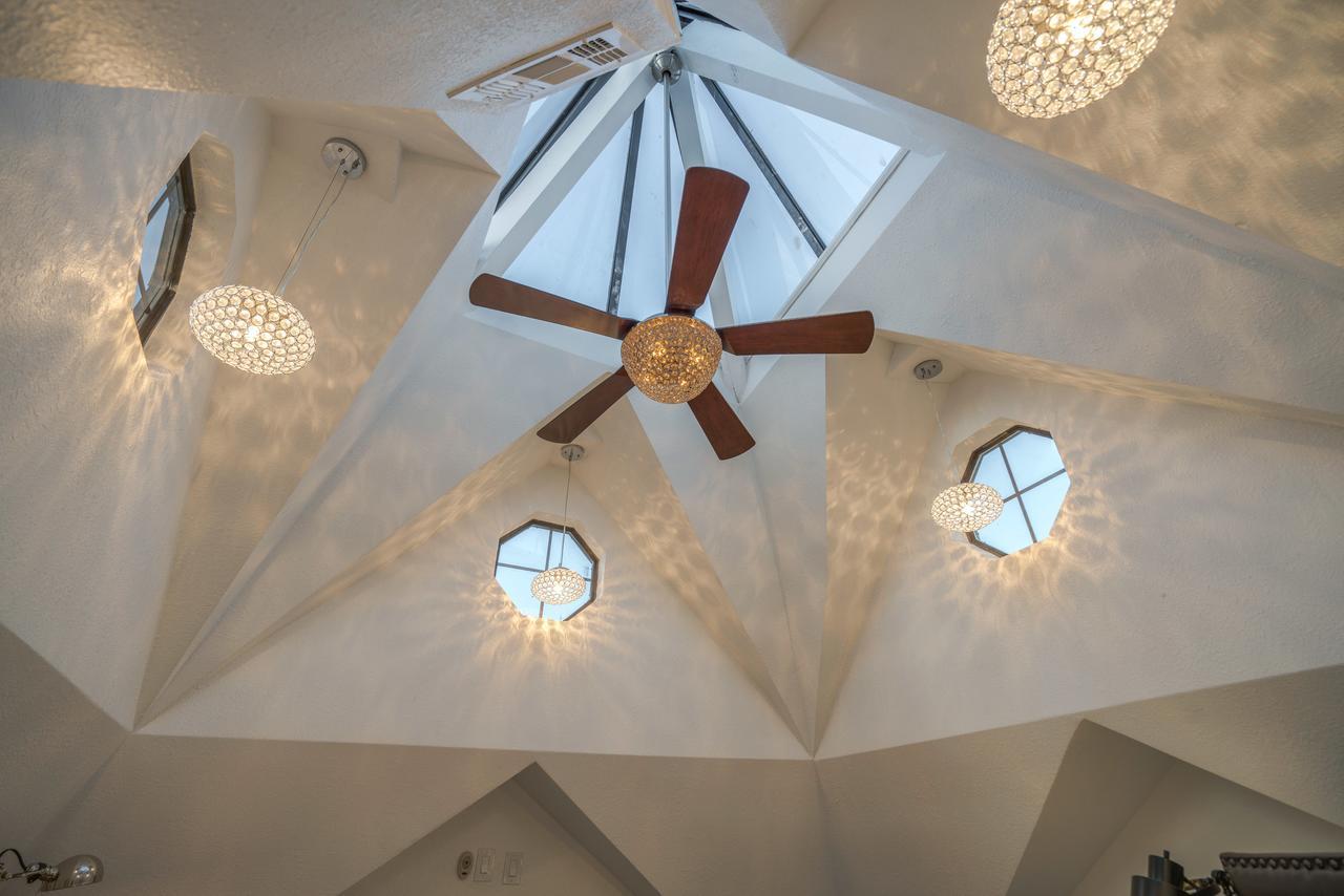 Skylight Tower Suite,669505329:JPEG