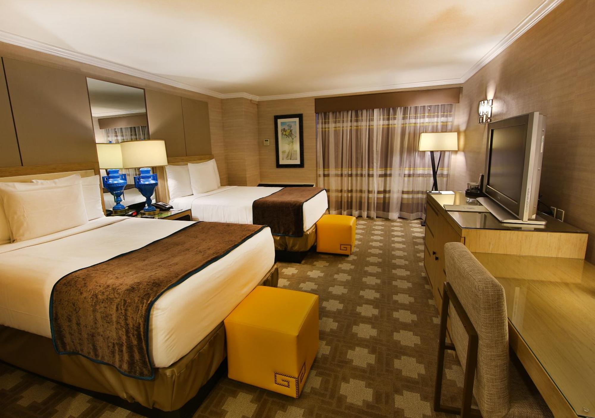Forum Tower Deluxe Zimmer mit 2 Doppelbetten - Nichtraucher