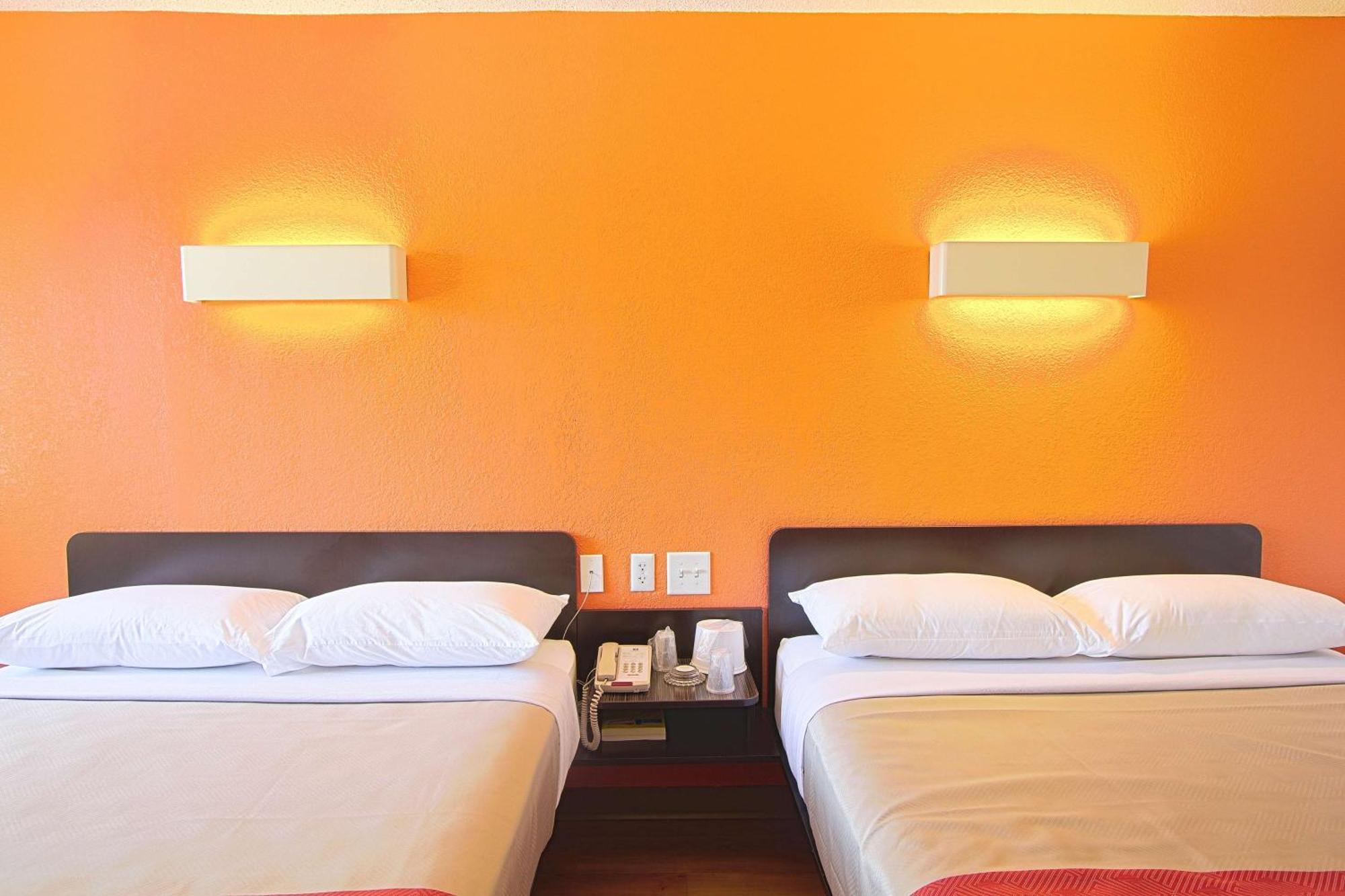 Queen Room with Two Queen Beds - Disability Access - Roll In Shower