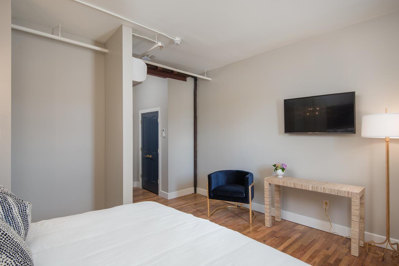 Select King Room - No Windows