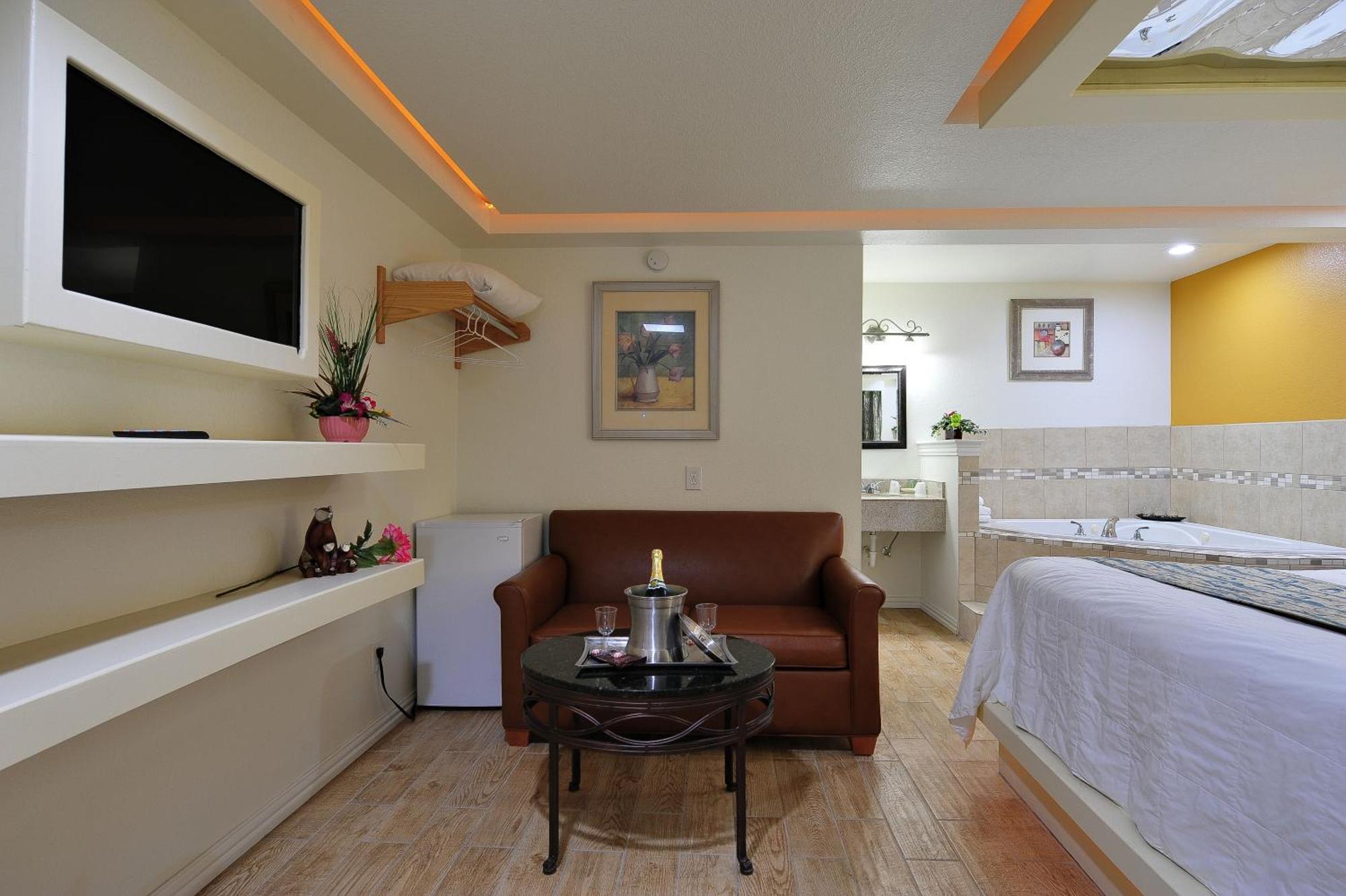 Honeymoon Suite