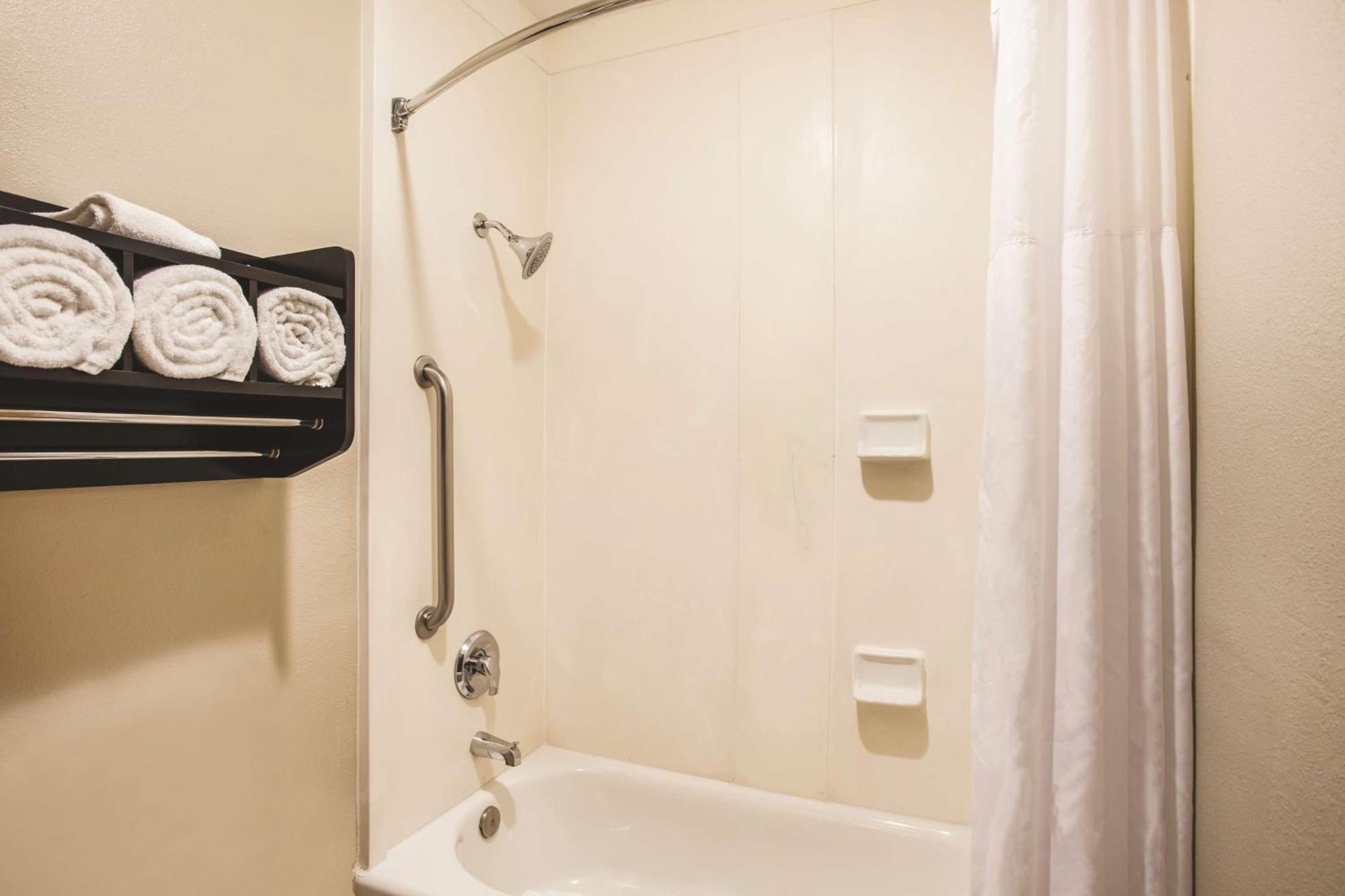 King Room - Mobility Access/Non-Smoking