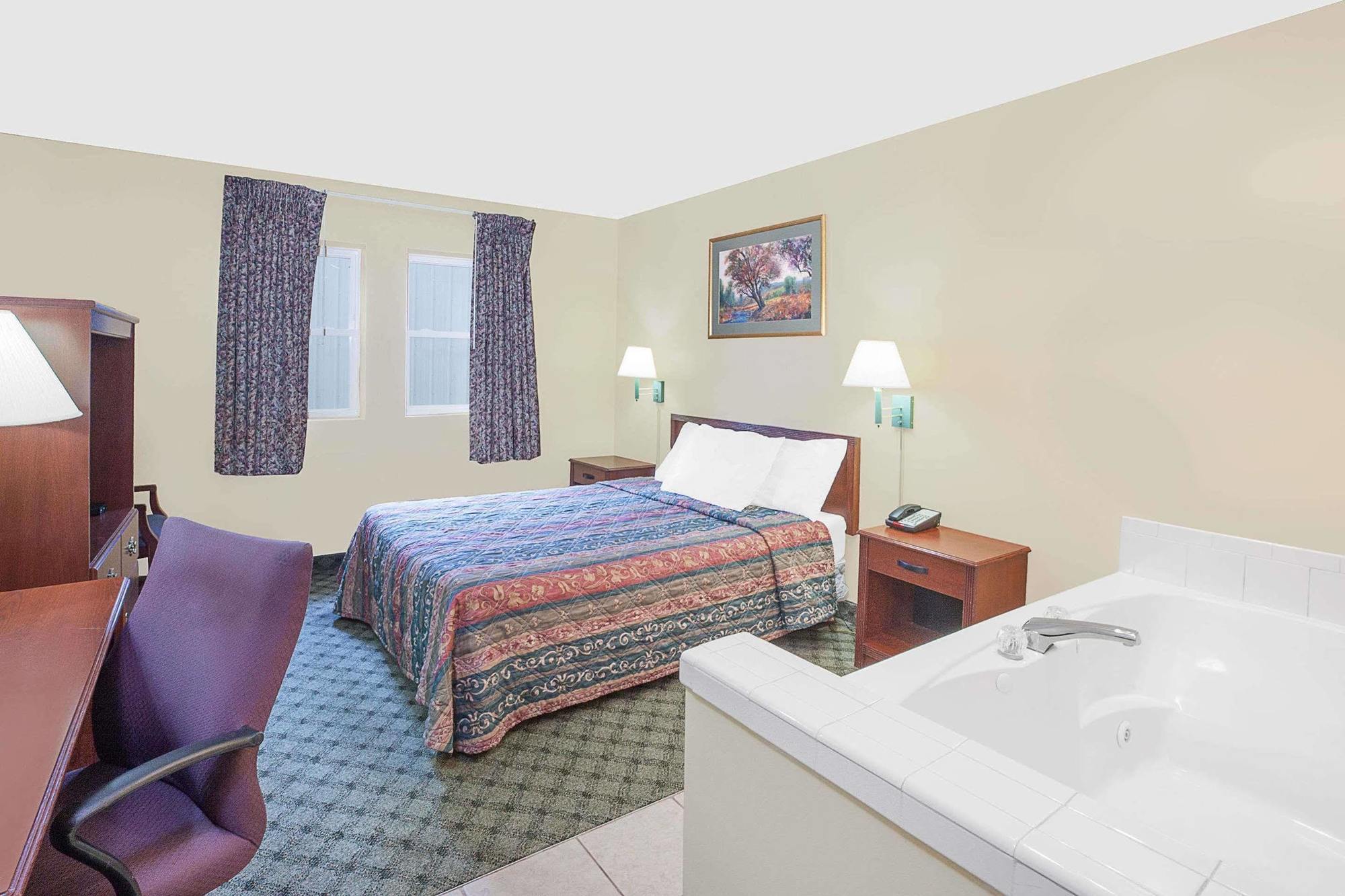 Deluxe King Suite