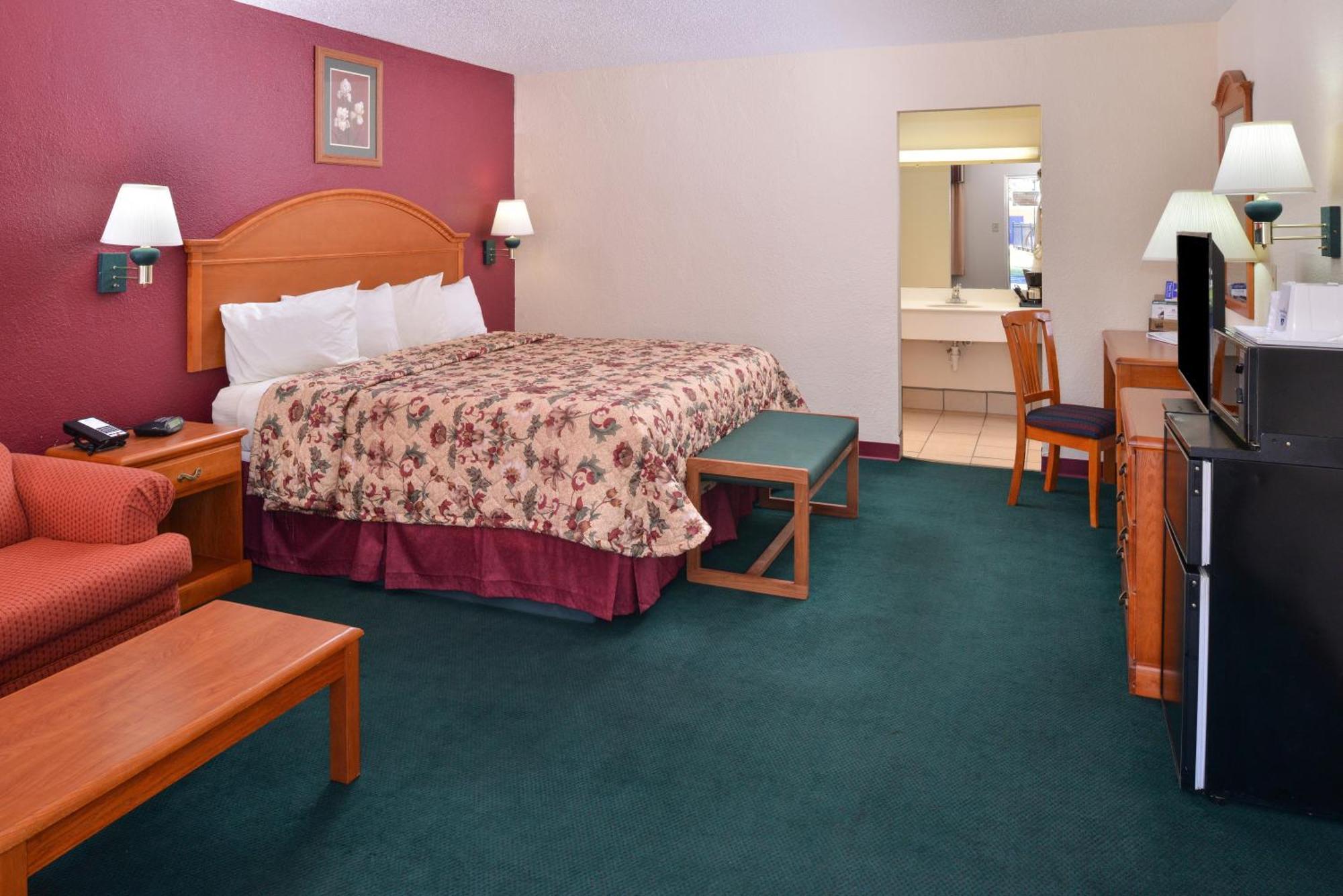 One King Bed Suite Non-Smoking