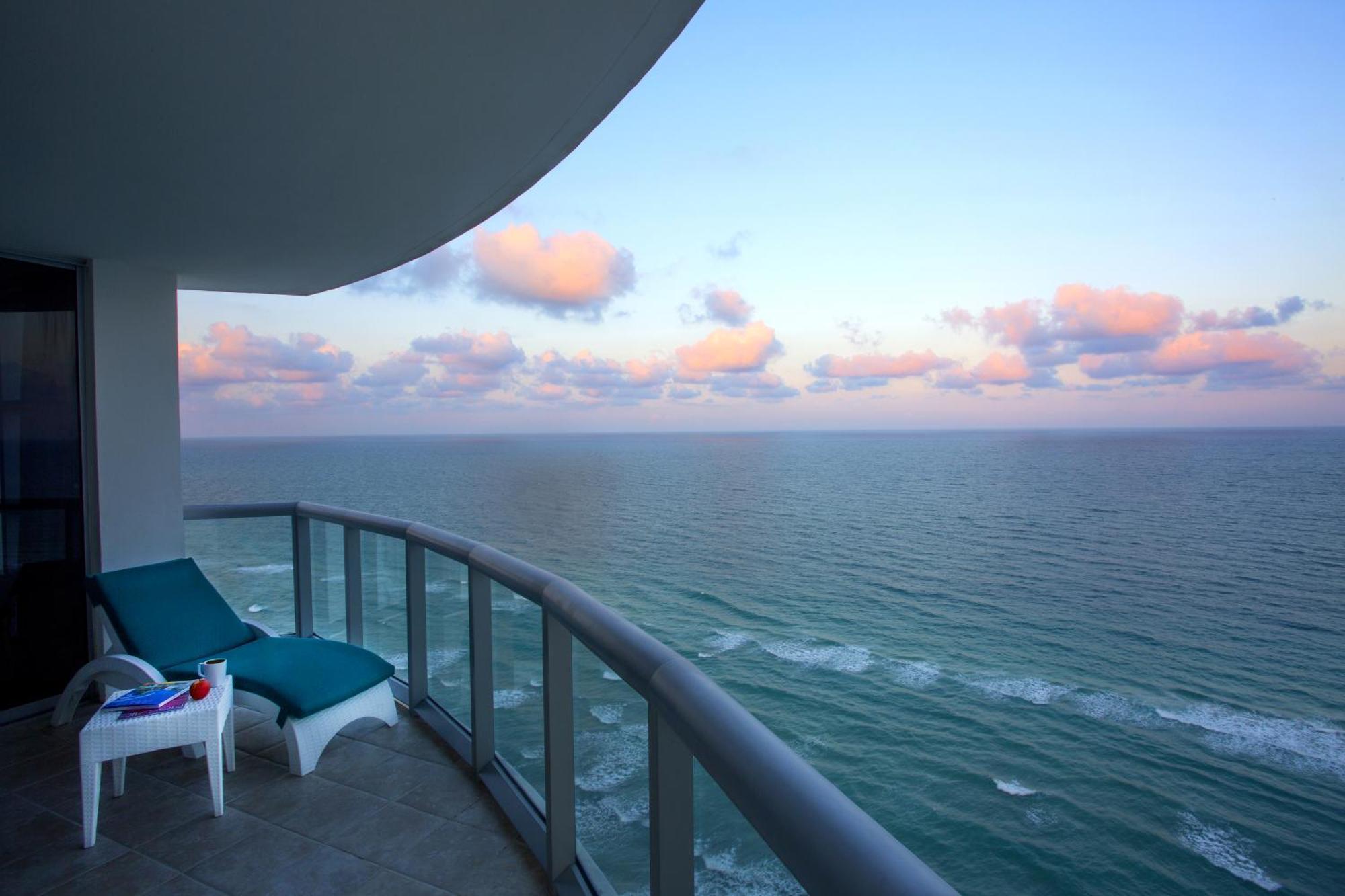 Suite Deluxe com 1 Quarto - Frente Oceano