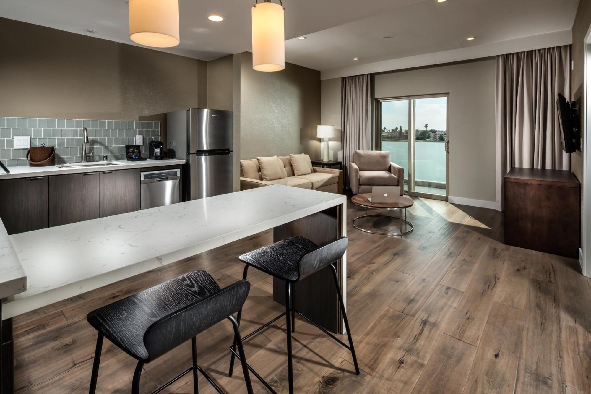 Presidential Suite,705106243:JPEG
