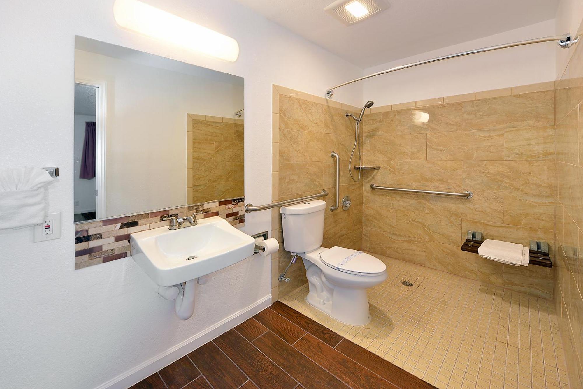 Economy Quadruple Room