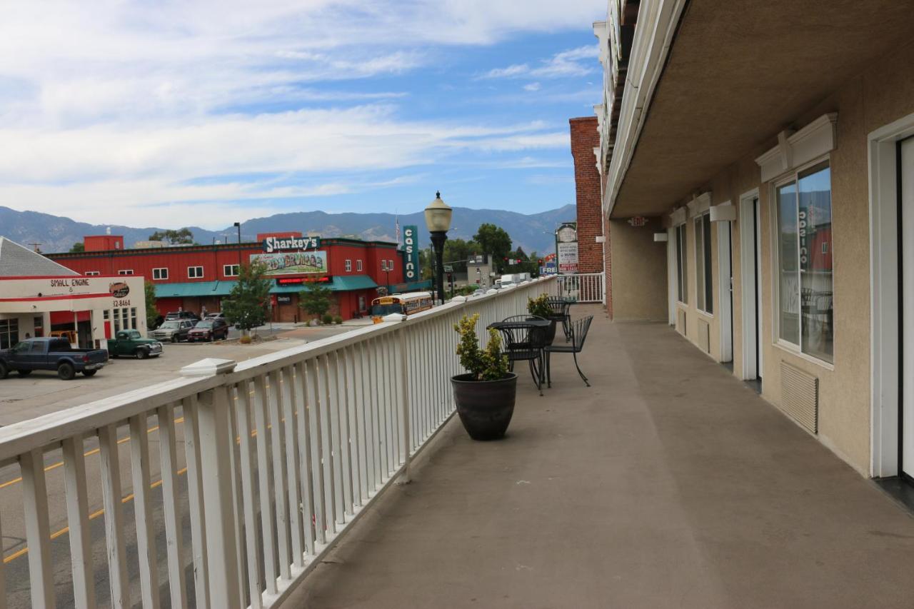 King Room with Mountain View, Second Floor (No Pets)