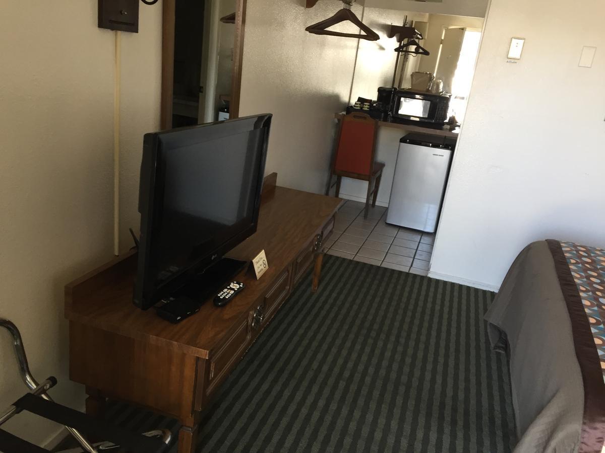 Queen Room - Non-Smoking
