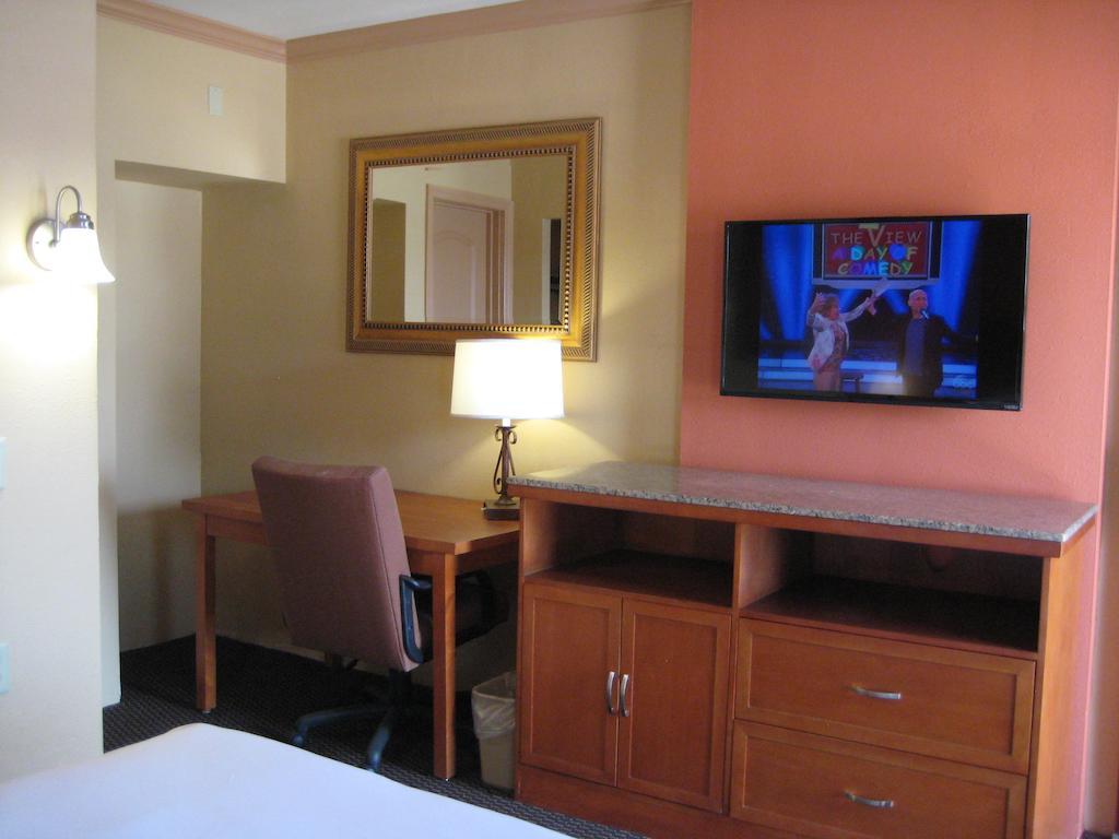 King Room - Non-Smoking