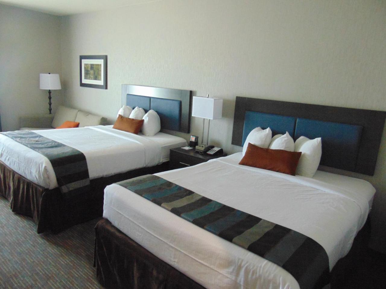 Queen Room Two Queen Beds Bath Tub Mobility or Hearing Access Non-Smoking,727336921:JPEG
