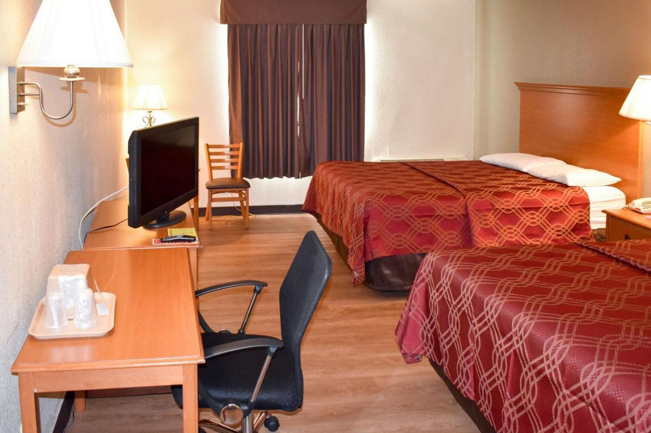 Queen Room with Two Queen Beds - Non-Smoking