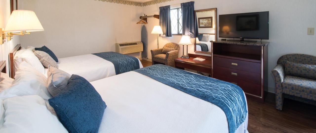 Standard Queen Room with Two Queen Beds