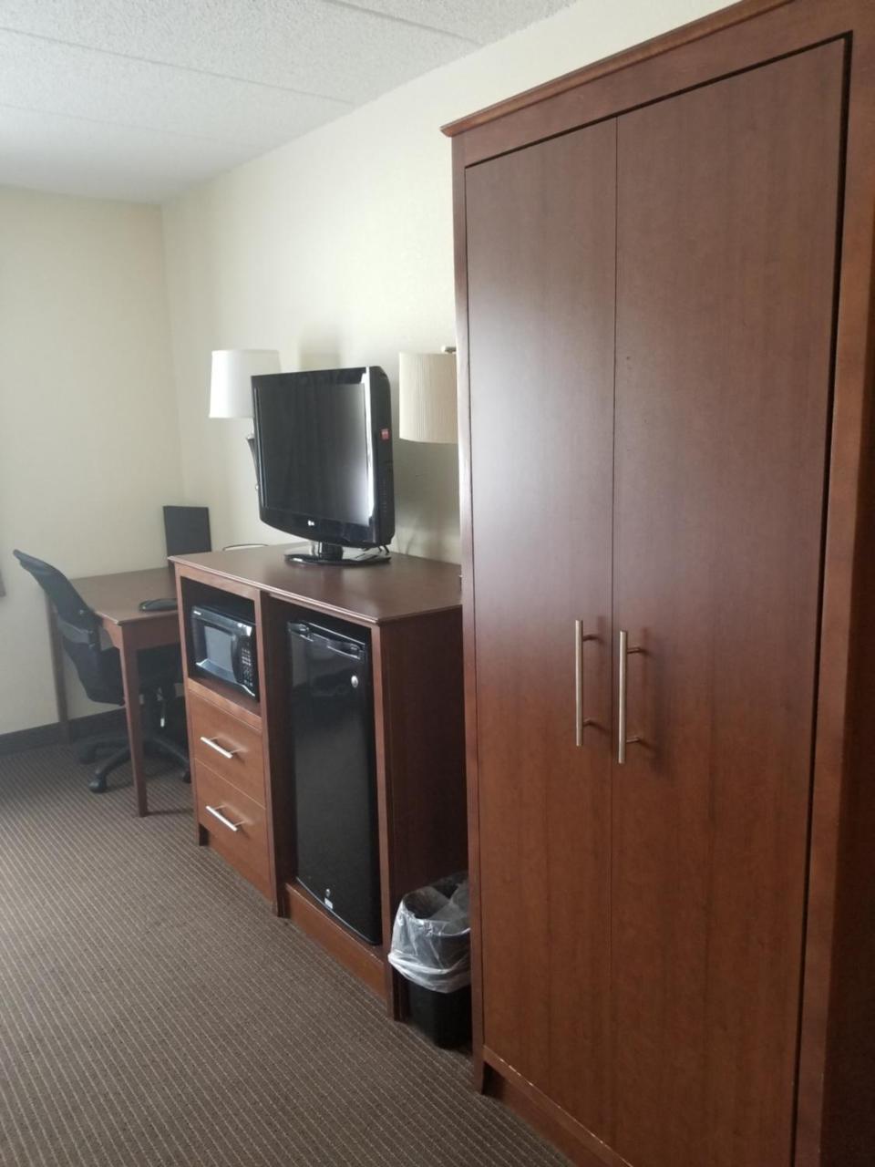 Queen Room - Non-Smoking