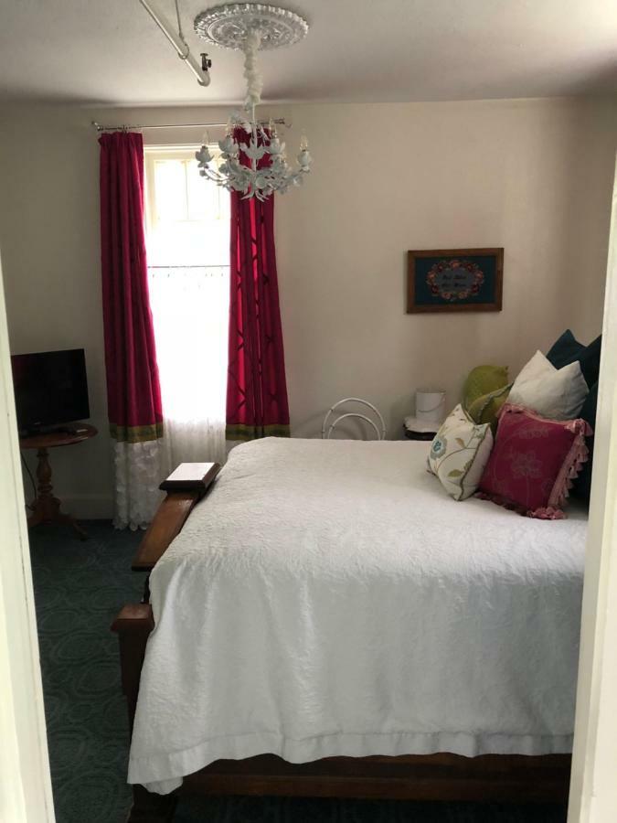 Single Room with Private Bathroom