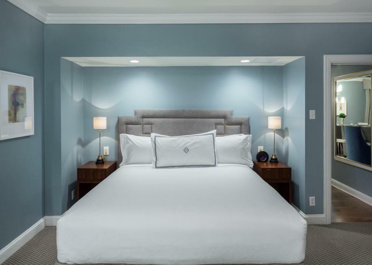 Deluxe Two-Bedroom Suite,807330357:JPEG