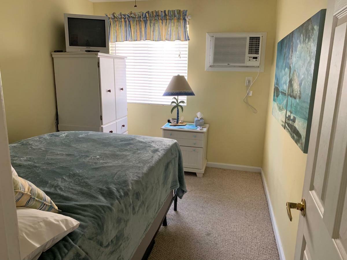 Queen Suite with Kitchenette