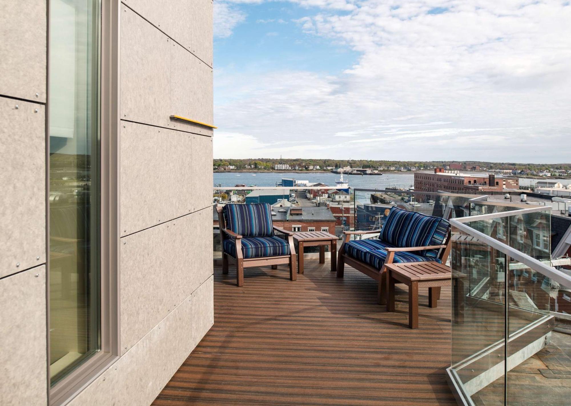 One-Bedroom King Suite Balcony Roll Shower Port View Disability Access,824559779:JPEG
