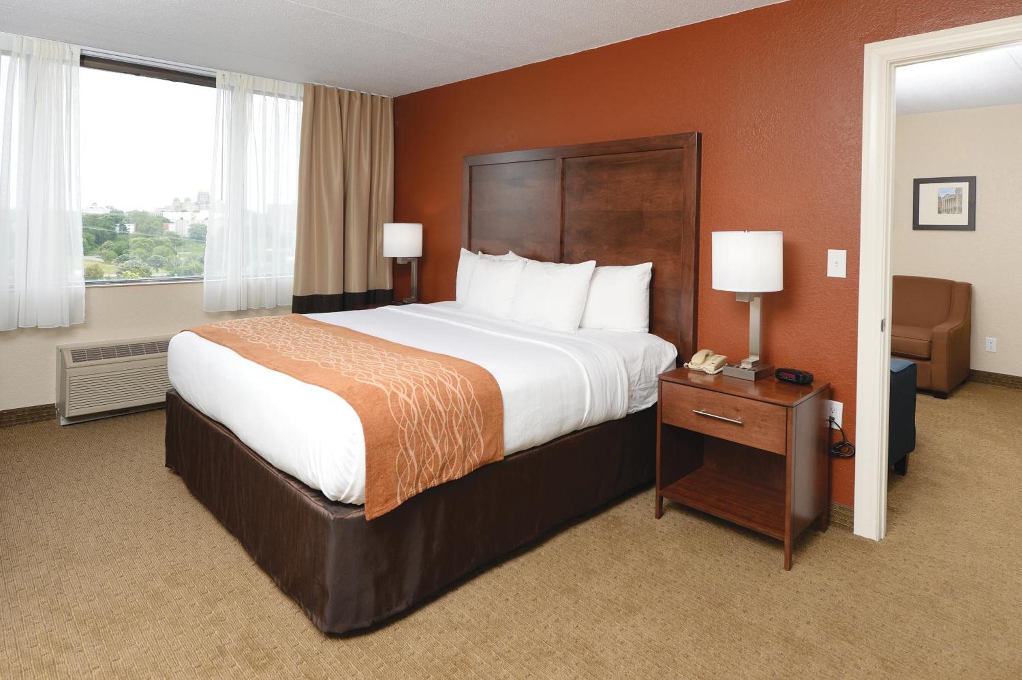 King Suite Whirlpool River View