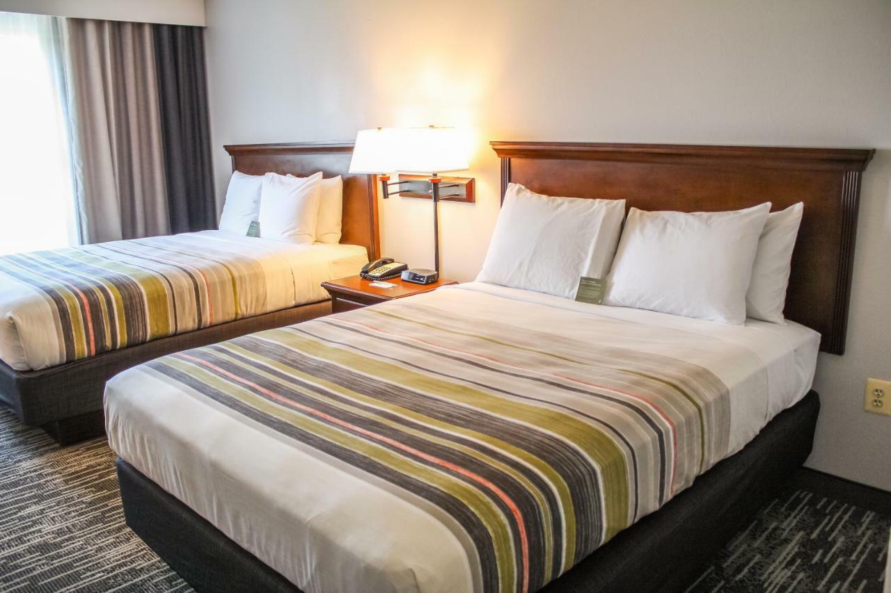 Queen Room Two Queen Beds Non-Smoking