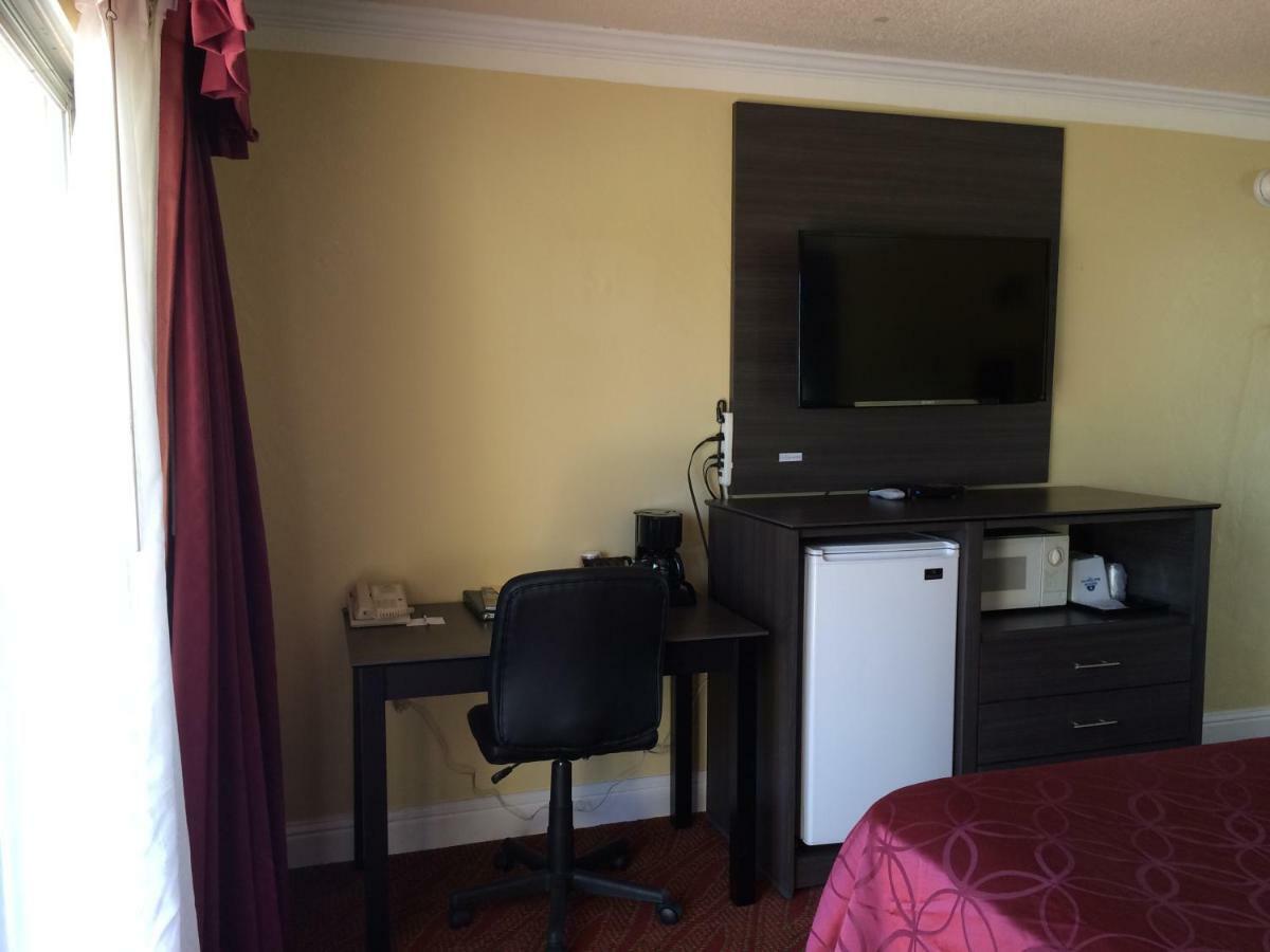 2 Queen Beds Accessible Non-Smoking (NO A/C)