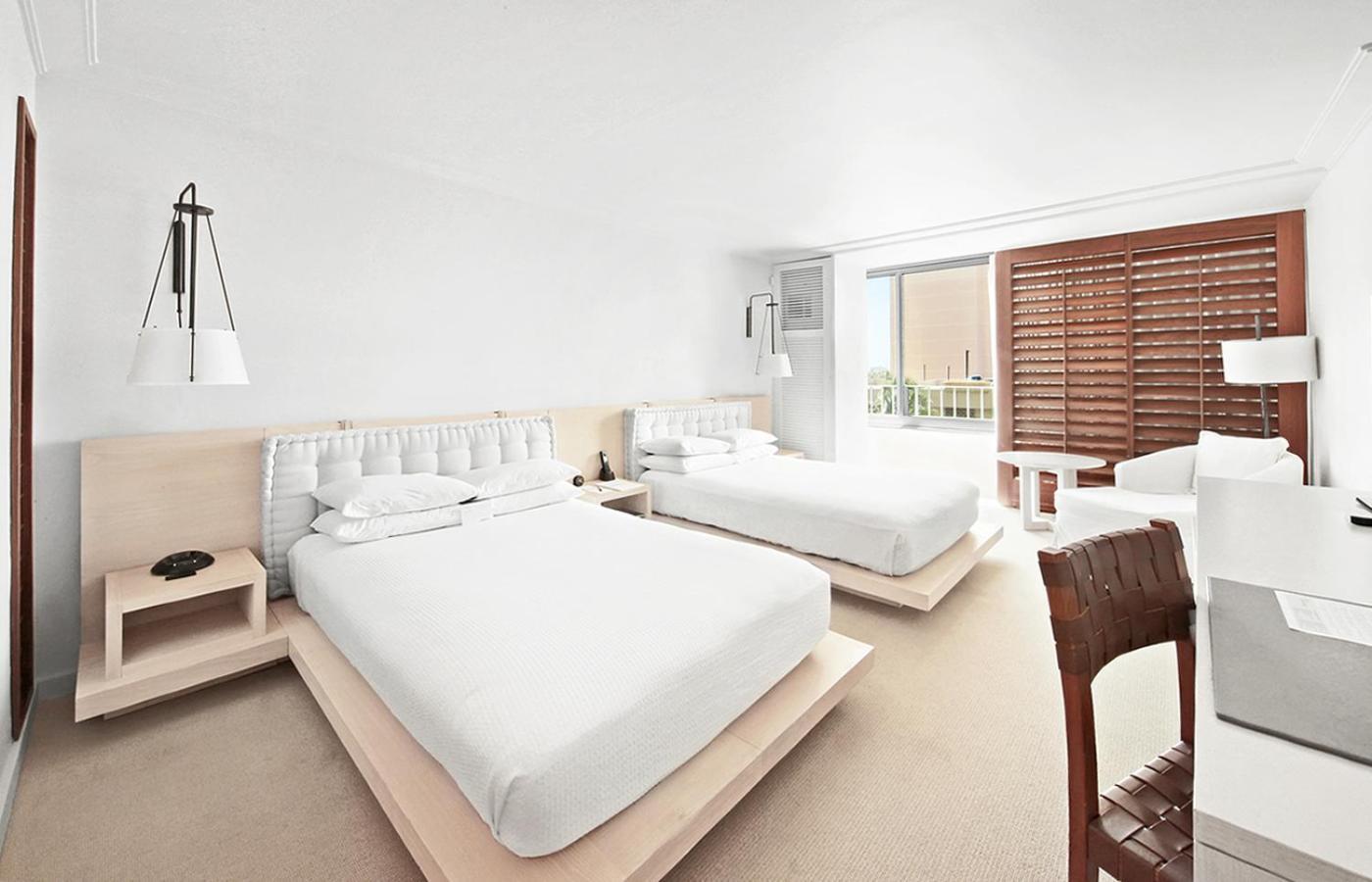 Premier Twin Room with Two Twin Beds and City View
