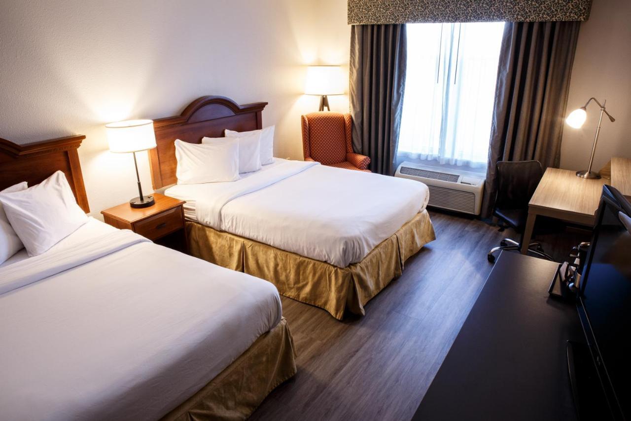 Queen Room Two Queen Beds Non-Smoking