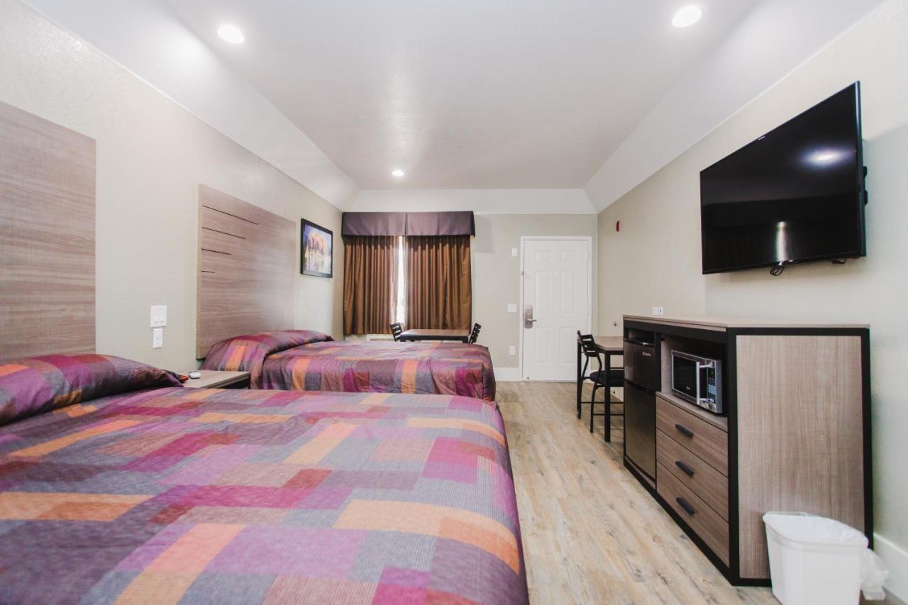 Superior Queen Room with Two Queen Beds