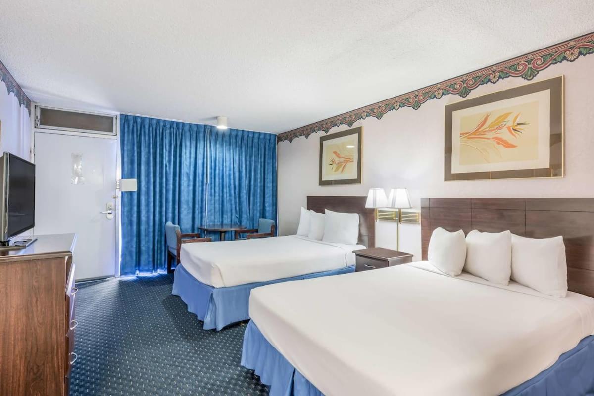 Double Room with Two Double Beds - Non-Smoking