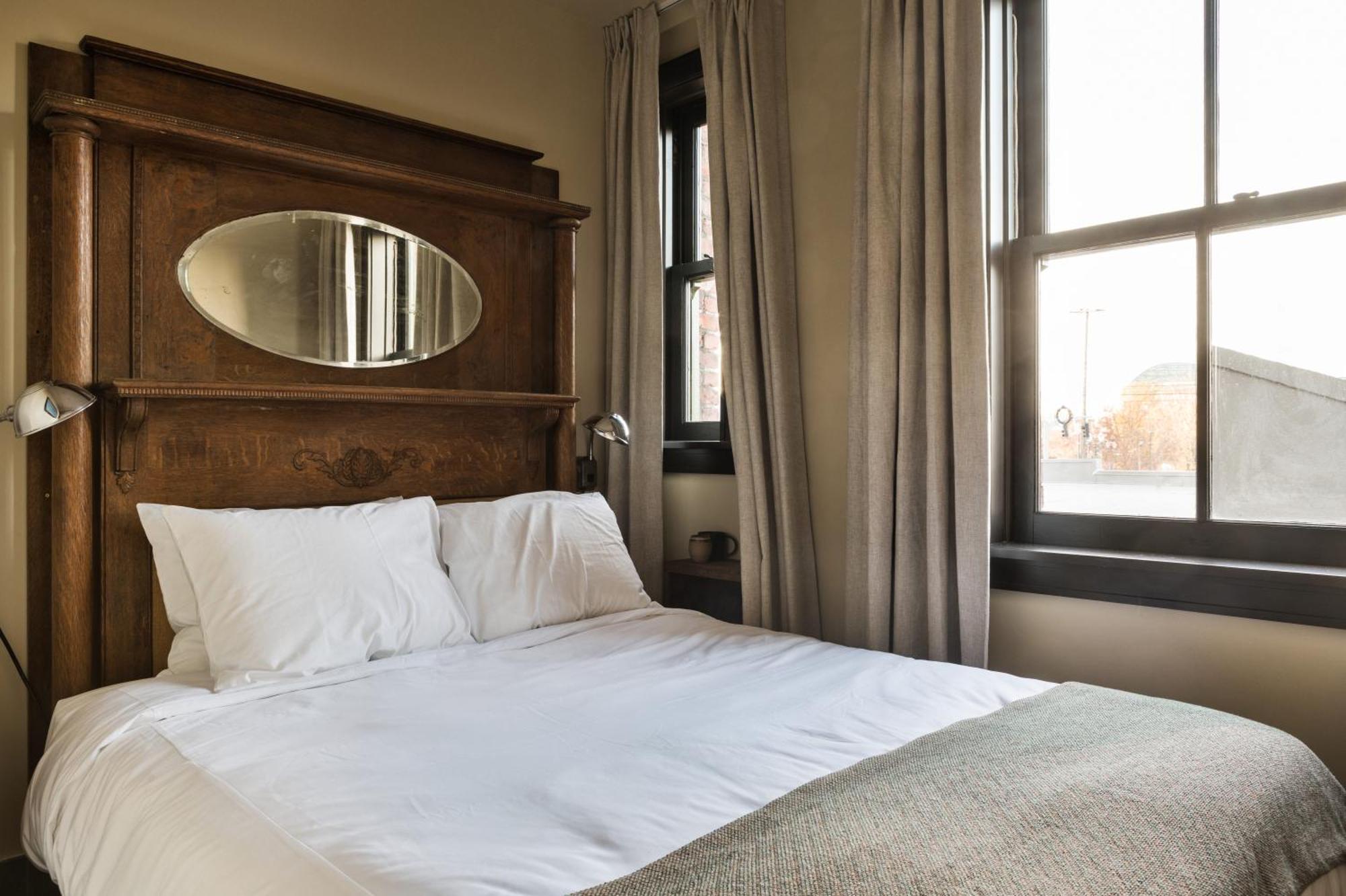 Queen Room,1356391445:JPEG