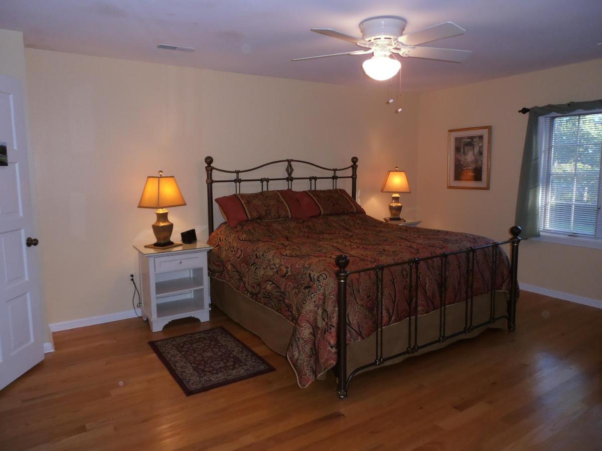 Deluxe King Suite