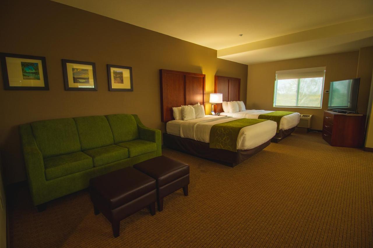 One Room Suite with Tub - Disability Access/Non Smoking