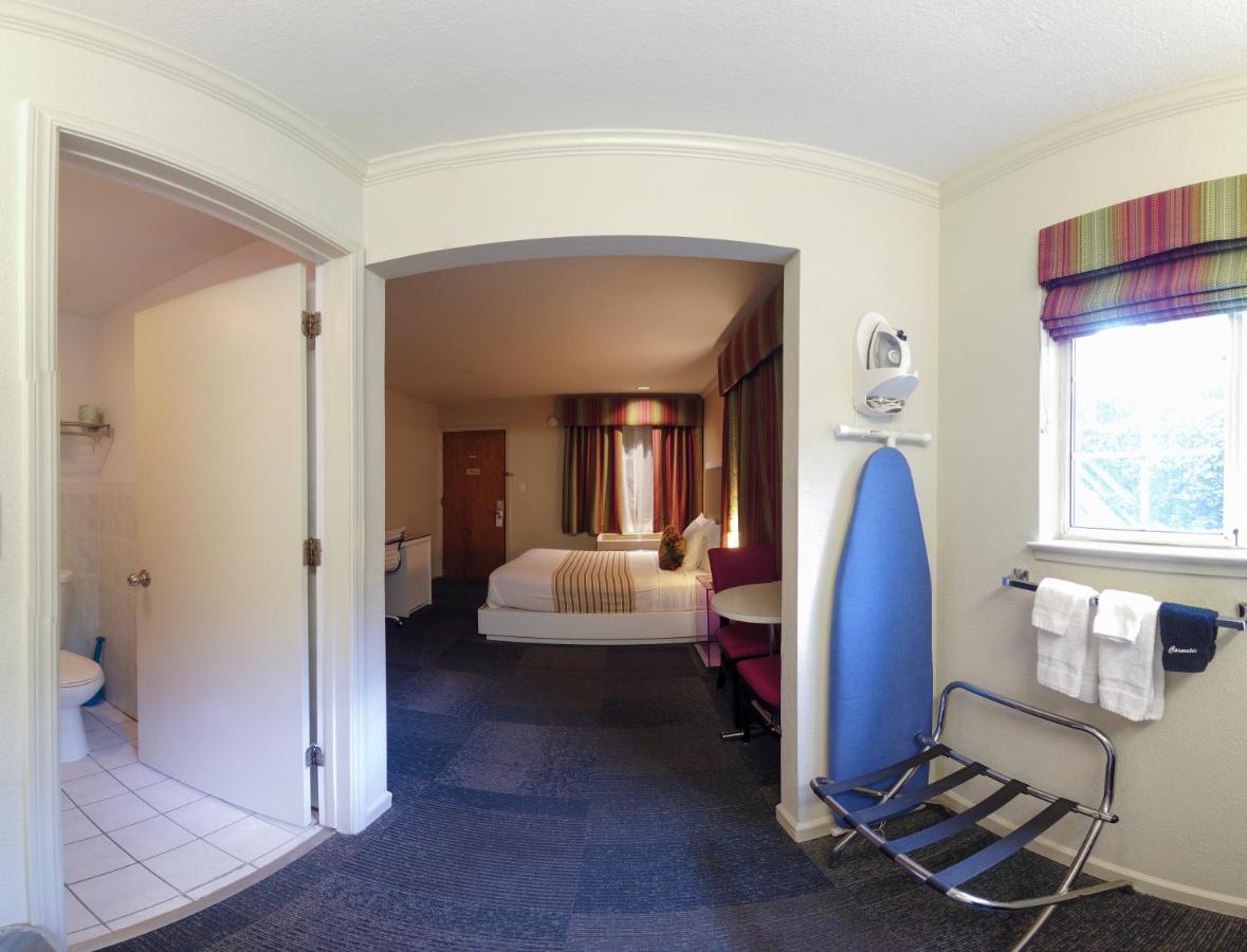 Queen Room,989542522:JPEG