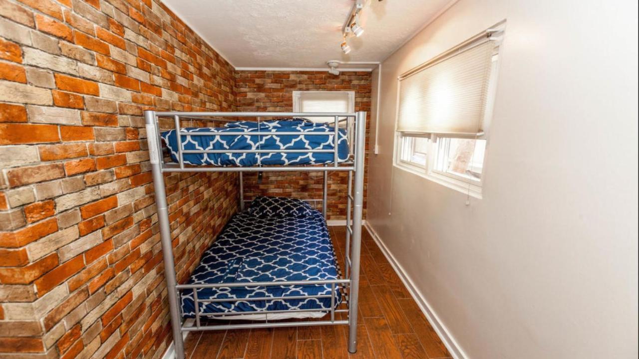Kleines Zweibettzimmer