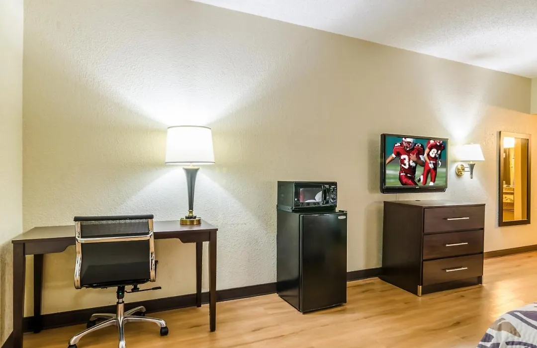 Golden Hotel Wichita Airport-1