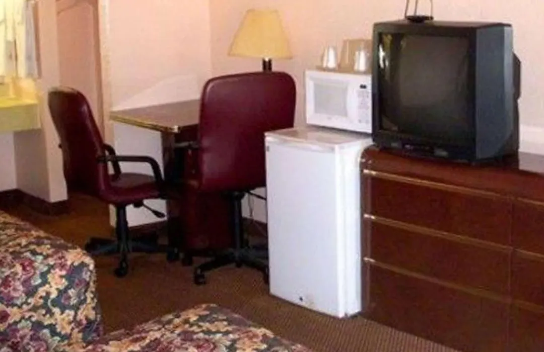 Executive Royal Inn Clewiston-1